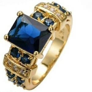 Gorgeous 10k yellow gold filled saphire ring.